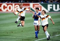 Fussball WM 1990 FINALE: JUBEL Andreas BREHME (Deutschland)