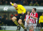 Fussball CL: Dortmund - Eindhoven, Zweikampf