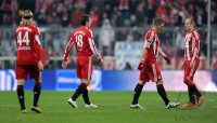 Fussball 1. Bundesliga : Enttaeuschung bei Anatoliy Tymoshchuk, Miroslav Klose, Bastian Schweinsteiger,  Arjen Robben,  (v. li., FC Bayern Muenchen