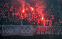 Fussball International:  Polen FANS mit BENGALISCHEM FEUER