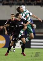 Fussball CHL Rapid-FC Bayern; Zweikampf