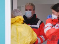 Corona Teststelle Tuebingen: Corona-Drive-In auf dem Tuebinger Festplatz