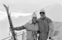 Fussball Mittermaier und Beckenbauer fahren Ski