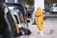 Corona Teststelle Tuebingen: Corona-Drive-In auf dem Tuebinger Festplatz