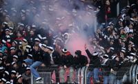 Fussball 1. Bundesliga : Frankfurt Fans mit Rauchbombe