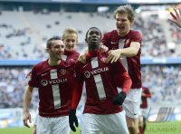 Fussball 2. Bundesliga:  Jubel mit Idir Ouali, Cheikh Gueye, Florian Jungwirth  (v.li., Dynamo Dresden)