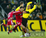 Fussball Bundesliga: Dortmund - Leverkusen, Zweikampf