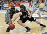 1. Basketball Bundesliga  01/11  Walter Tigers Tuebingen  - Artland Dragons