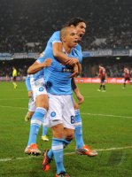 FUSSBALL SERIE A:  Jubel Goekhan Inler mit Edinson Cavani (v. li., SSC Neapel)