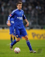 Fussball: 1. Bundesliga Saison 2010/2011: Leverkusen, SCHWAAB am Ball