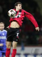 Fussball 1. Bundesliga: Leverkusen, BARNETTA Einzelaktion am Ball