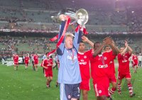 FUSSBALL CHAMPIONSLEAGUE FINALE 2000/2001:  JUBEL Torwart Oliver Kahn (FC Bayern Muenchen)