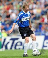 FUSSBALL 1. BUNDESLIGA, Bielefeld: KAUF Einzelaktion