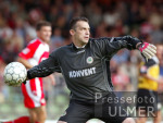 Fussball 2. Bundesliga: RWO, Adler beim Abwurf
