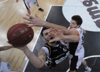 Basketball 1. Bundesliga 2011/2012:  Walter Tigers Tuebingen - ratiopharm Ulm
