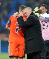 Fussball Champions League  Saison 2011/2012: Trainer Didier Deschamps (re.) mit Benoit Cheyrou (Olympique Marseille)