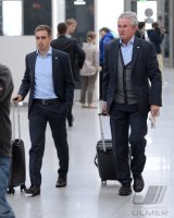 FUSSBALL INTERNATIONAL  CHL  12/13:  Philipp Lahm mit Trainer Jupp Heynckes (v. li., FC Bayern Muenchen)