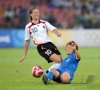 FUSSBALL  Olympia 2008  Halbfinale Frauen Deutschland - Japan
