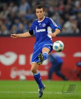 FUSSBALL, 1. BUNDESLIGA, 13. Spieltag: Schalke, SCHMITZ Einzelaktion