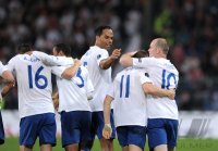 Fussball International EM 2012-Qualifikation: Joleon LESCOTT, James MILNER, Wayne ROONEY (v. li., England)