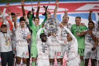 Fussball 1. Bundesliga 24/25: FC Bayern Muenchen feiert die 34. Deutschen Meisterschaft