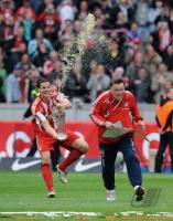 Fussball 1. Bundesliga : BIERDUSCHE Deutscher Meister 09/10   FC Bayern Muenchen