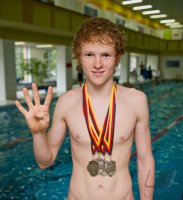 Schwimmen:  Leon Fischer