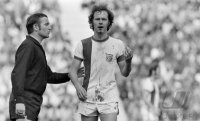Fussball 1. Bundesliga Saison 1972/1973: Beckenbauer mit blutender Nase