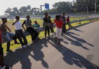 FUSSBALL WM 2010  Kinder spielen Fussball  im  Township