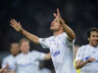 FUSSBALL CHL  Saison 10/11:  JUBEL  FC Schalke 04