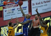 Basketball 1. Bundesliga 15/16 Hauptrunde: Walter Tigers Tuebingen - FRAPORT SKYLINERS Frankfurt
