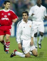 Raul (Real) enttaeuscht am Boden