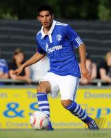 FUSSBALL, 1. BUNDESLIGA, SAISON 2010/2010: Schalke: ZAMBRANO Einzelaktion