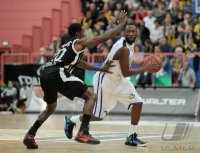 Basketball 1. Bundesliga 2011/2012:  Walter Tigers Tuebingen - Fraport Skyliners Frankfurt