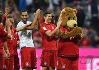 Fussball 1. Bundesliga Saison 15/16: FC Bayern Muenchen -  FC Schalke 04