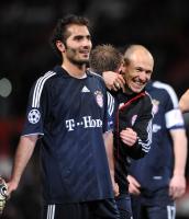 FUSSBALL  International CHL 09/10 :  Hamit Altintop, Arjen Robben (v. li., FCB)