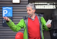 Oberbuergermeister Palmer nimmt die Radgarage am Tuebinger Hauptbahnhof in Betrieb