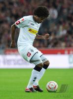 Fussball: 1. Bundesliga Saison 2010/2011: Moenchenbgladbach, DANTE Einzelaktion