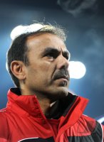 Fussball DFB Pokal 10/11 : Trainer Jos Luhukay (FC Augsburg)