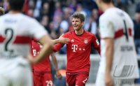 Fussball 1. Bundesliga Saison 15/16: FC Bayern Muenchen - VfB Stuttgart