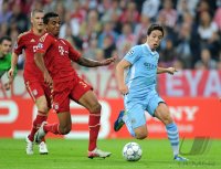 Fussball CHL  Saison 2011/2012: Luiz Gustavo (li, FC Bayern Muenchen) gegen Vincent Kompany (Manchester City)