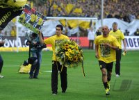Fussball 1. Bundesliga : Nuri Sahin, Dede (Borussia Dortmund) verabschiedet sich bei den Fans