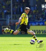 FUSSBALL, 1. BUNDESLIGA, 31. Spieltag: Dortmund, BENDER Einzelaktion