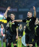 Fussball 1. Bundesliga : Sebastian Kehl mit Lukasz Piszczek (v. li., Borussia Dortmund)