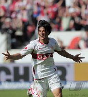 Fussball 1. Bundesliga 10/11 :  JUBEL  Shinji Okazaki (VfB Stuttgart)