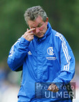 Fussball 1. Bundesliga: S04, HEYNCKES gestik