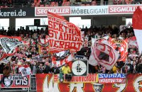 Fussball 1. Bundesliga, Saison 2011/2012:  Koeln Fans in Faschings Kostuemen