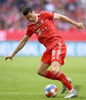 Fussball 1. Bundesliga Saison 21/22: FC Bayern Muenchen - VfB Stuttgart