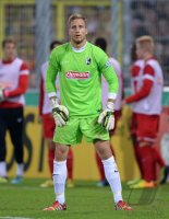 Fussball DFB Pokal 2. Runde 13/14: Torwart Oliver Baumann (SC Freiburg)