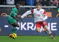 Fussball International:  Arthur BOKA (li, Elfenbeinkueste) gegen Jakub  KUBA Blaszczykowski (re, Polen)